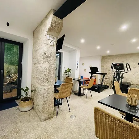 Lindo, Funcional E Charmoso Espaço - Oporto